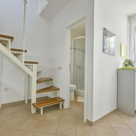 Apartments Gloria Vrsar Exterior photo
