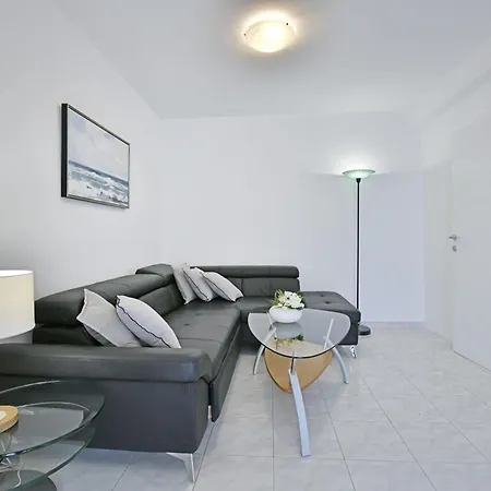 Apartments Gloria Vrsar Exterior photo