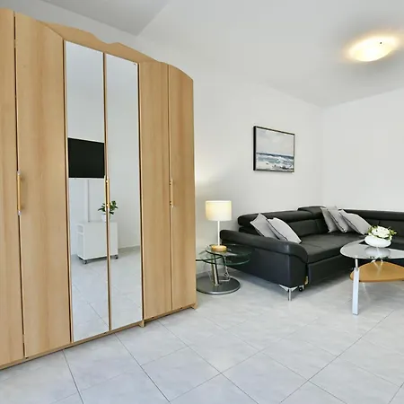 Apartments Gloria Vrsar Exterior photo