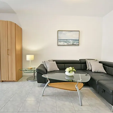 Apartments Gloria Vrsar Exterior photo