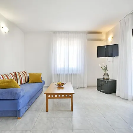 Apartments Gloria Vrsar Exterior photo